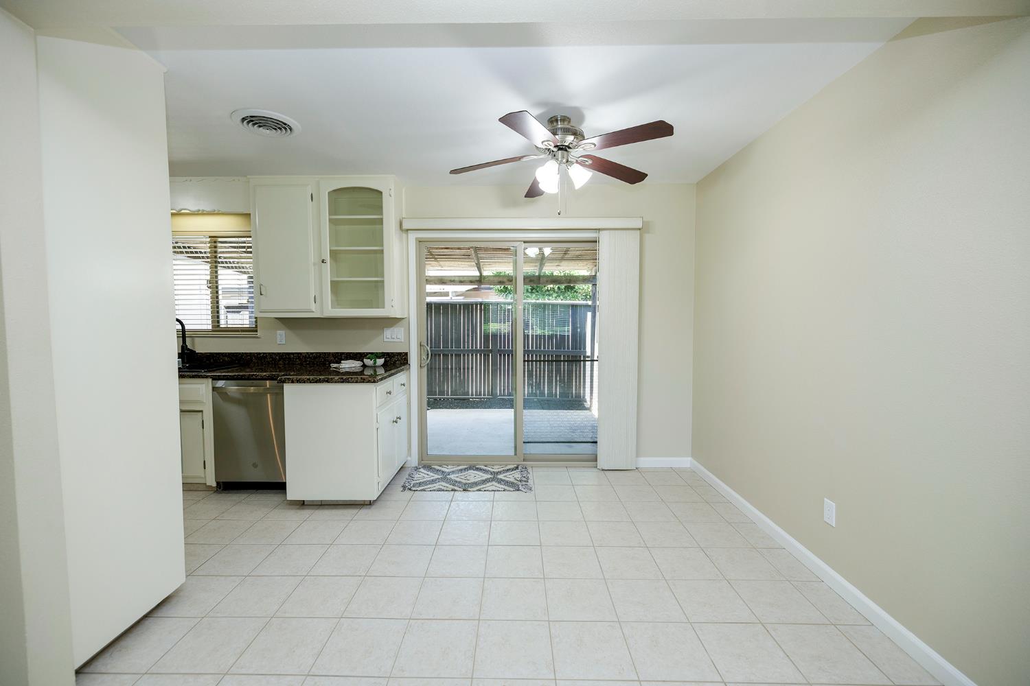 Detail Gallery Image 7 of 26 For 215 Floyd Ave #7,  Modesto,  CA 95350 - 1 Beds | 1 Baths