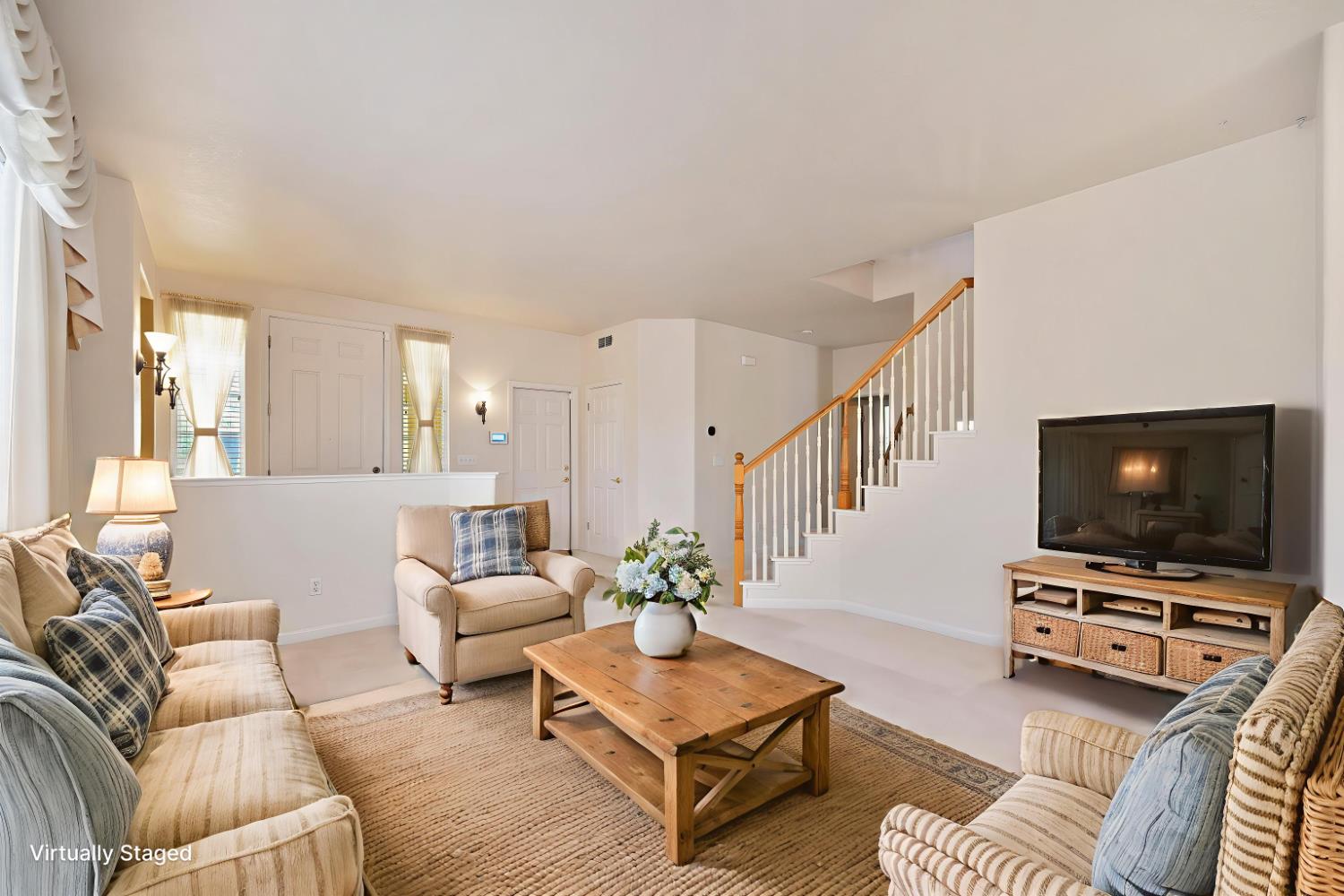 Detail Gallery Image 5 of 56 For 7850 Gazelle Trail Way, Antelope,  CA 95843 - 5 Beds | 3 Baths