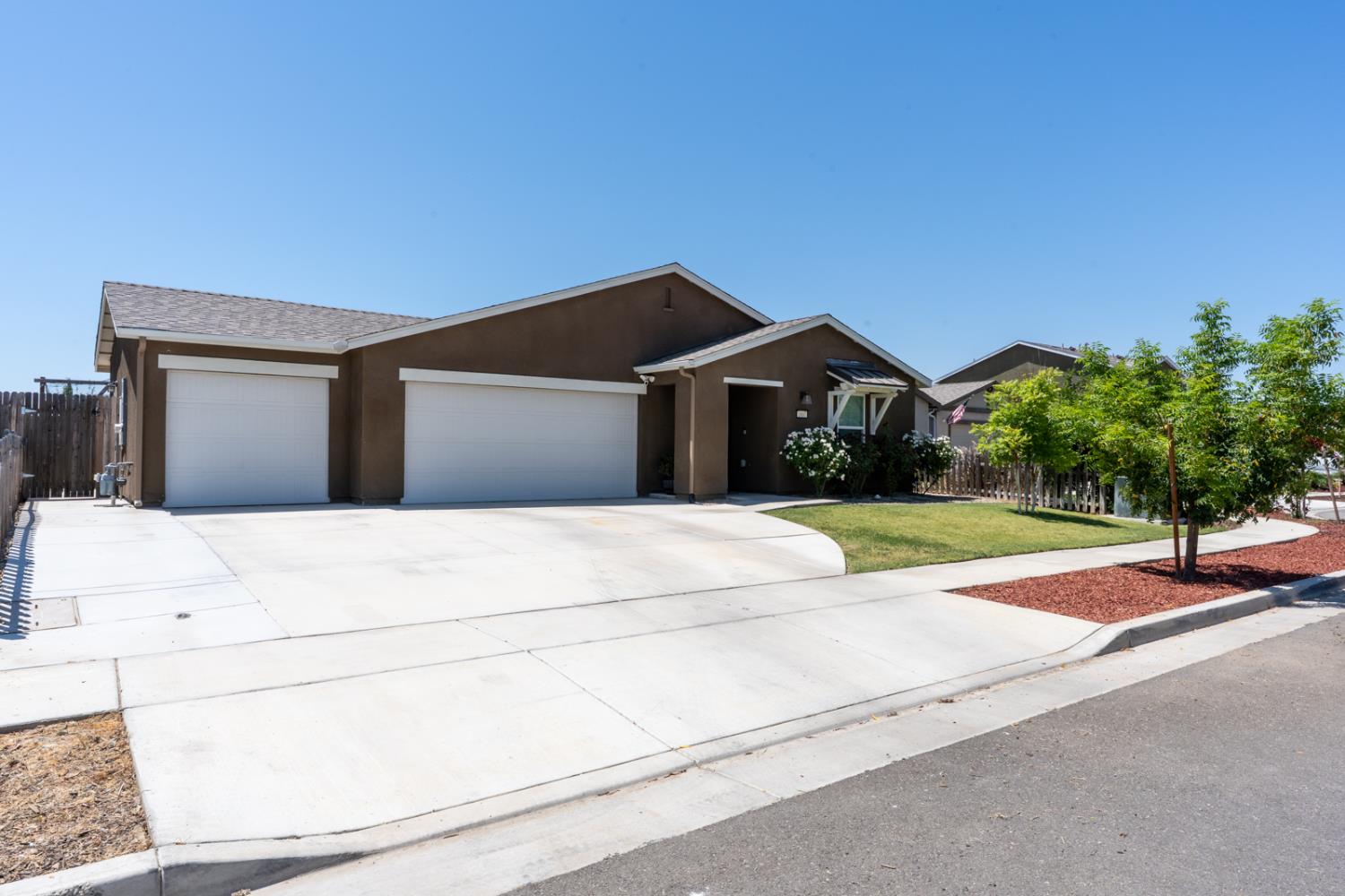 Detail Gallery Image 2 of 58 For 1807 Patricia Ct, Los Banos,  CA 93635 - 4 Beds | 3 Baths