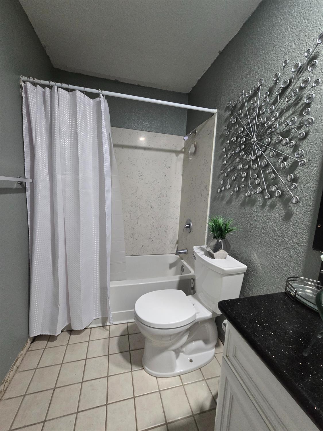 Detail Gallery Image 15 of 39 For 4631 Country Scene Way, Sacramento,  CA 95823 - 3 Beds | 2 Baths
