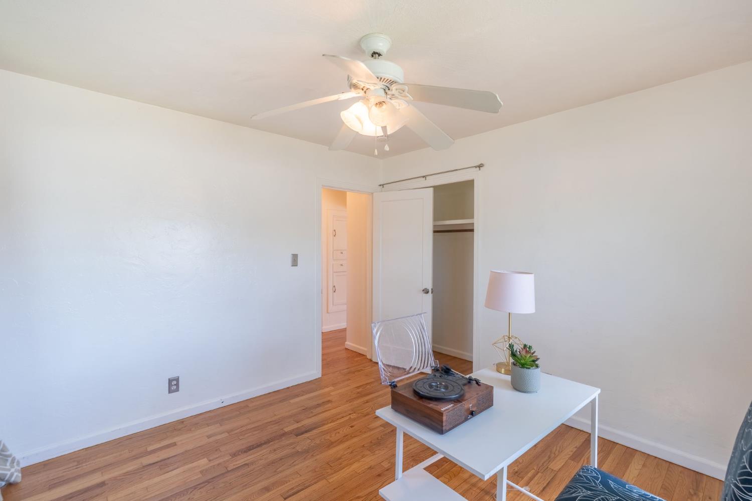 Detail Gallery Image 15 of 29 For 2107 S St, Merced,  CA 95340 - 3 Beds | 2 Baths