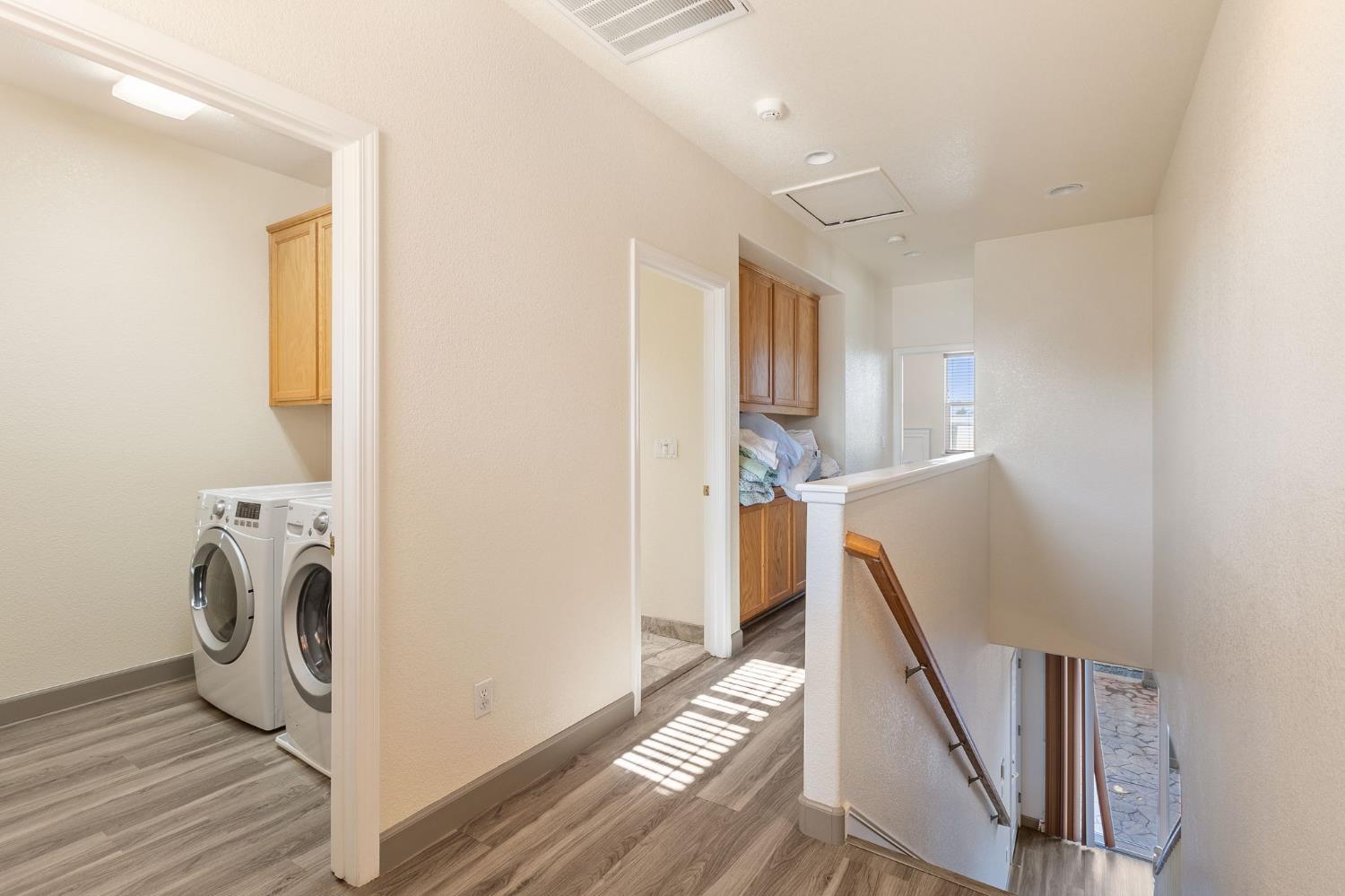 Detail Gallery Image 13 of 26 For 1725 Norwood Heights Ln, Ceres,  CA 95307 - 3 Beds | 2/1 Baths