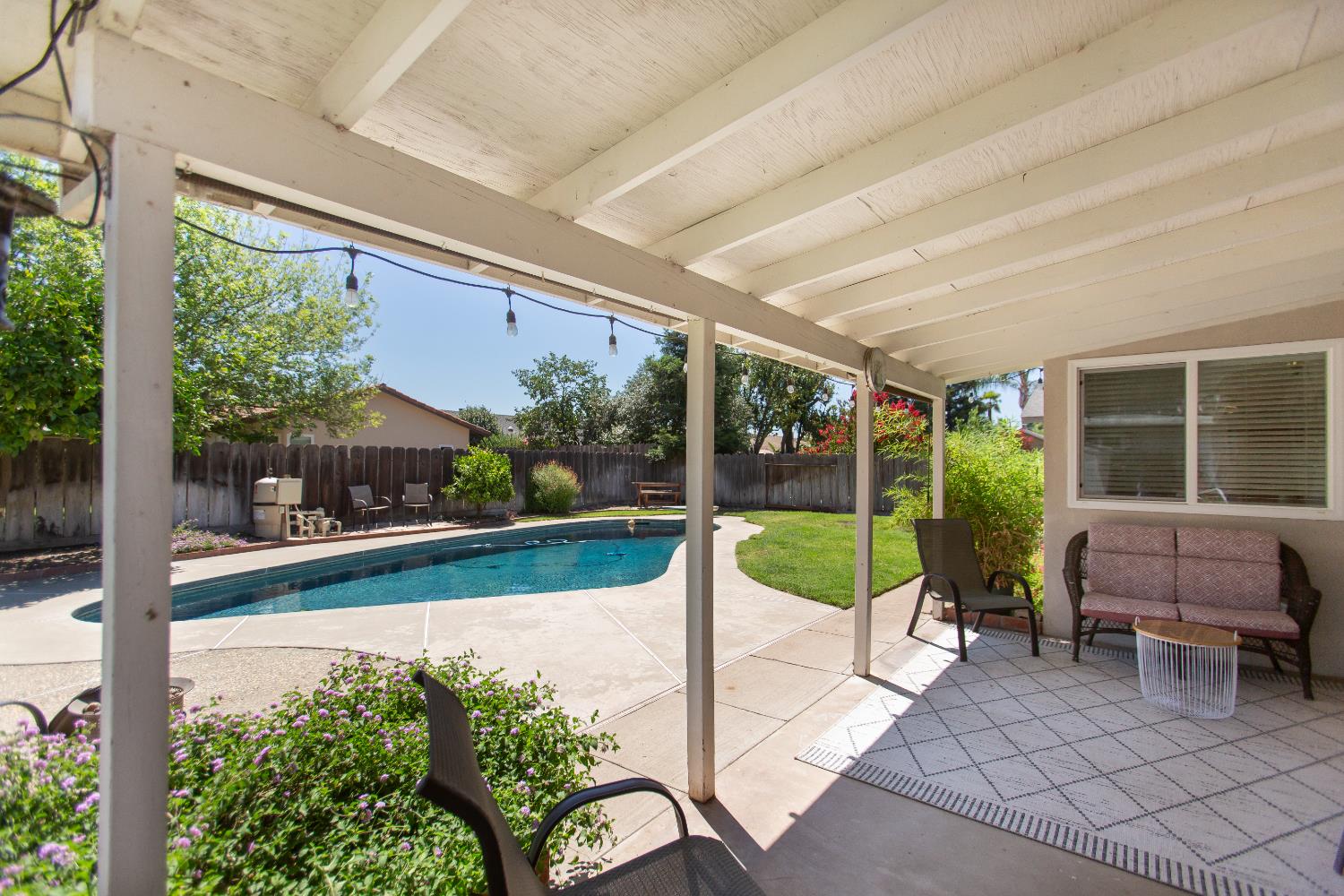 Detail Gallery Image 1 of 49 For 3360 Vanderbilt Ave, Turlock,  CA 95382 - 3 Beds | 2 Baths