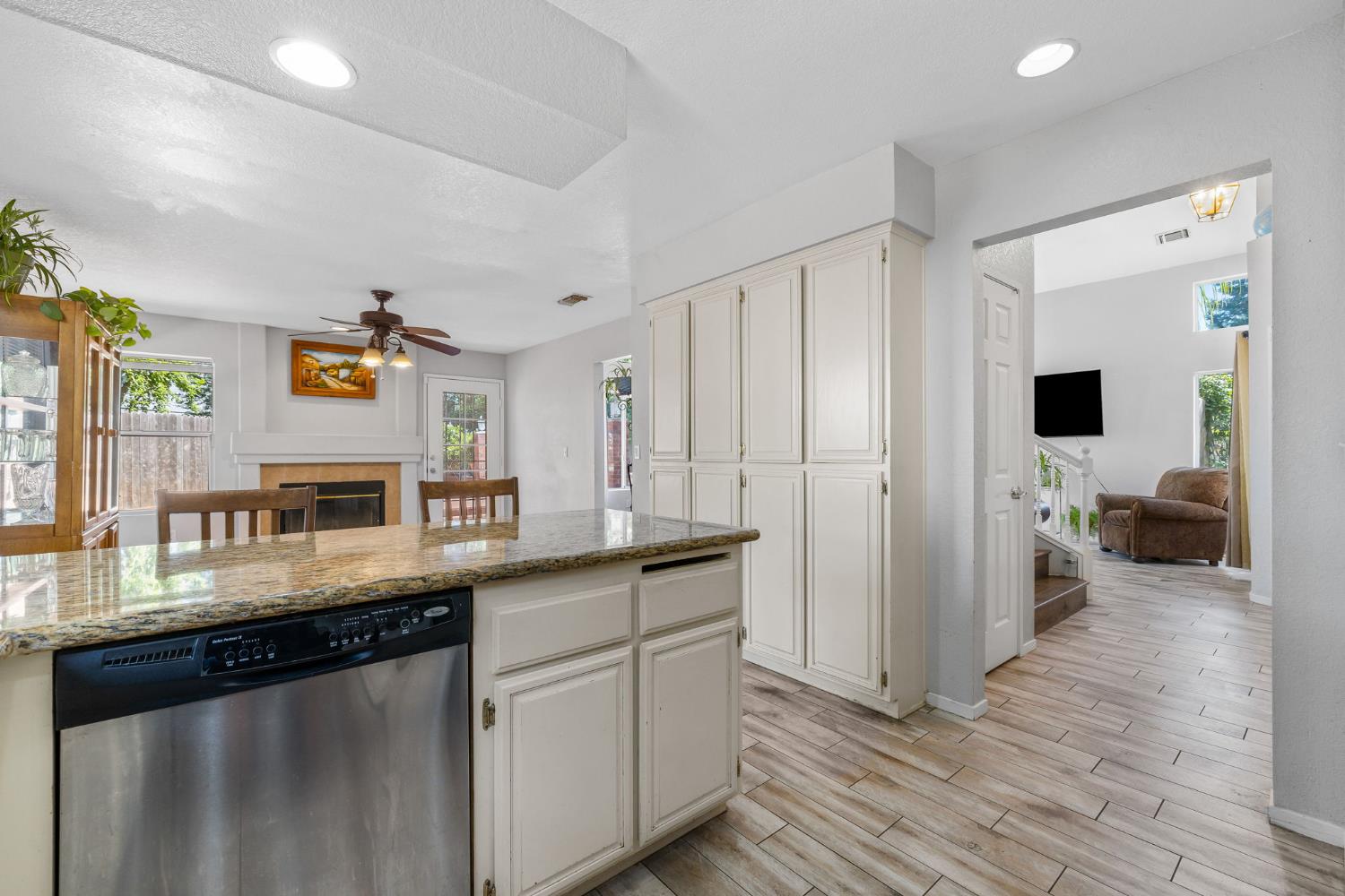 Detail Gallery Image 16 of 47 For 8347 Delta Sand, Elk Grove,  CA 95758 - 4 Beds | 2/1 Baths