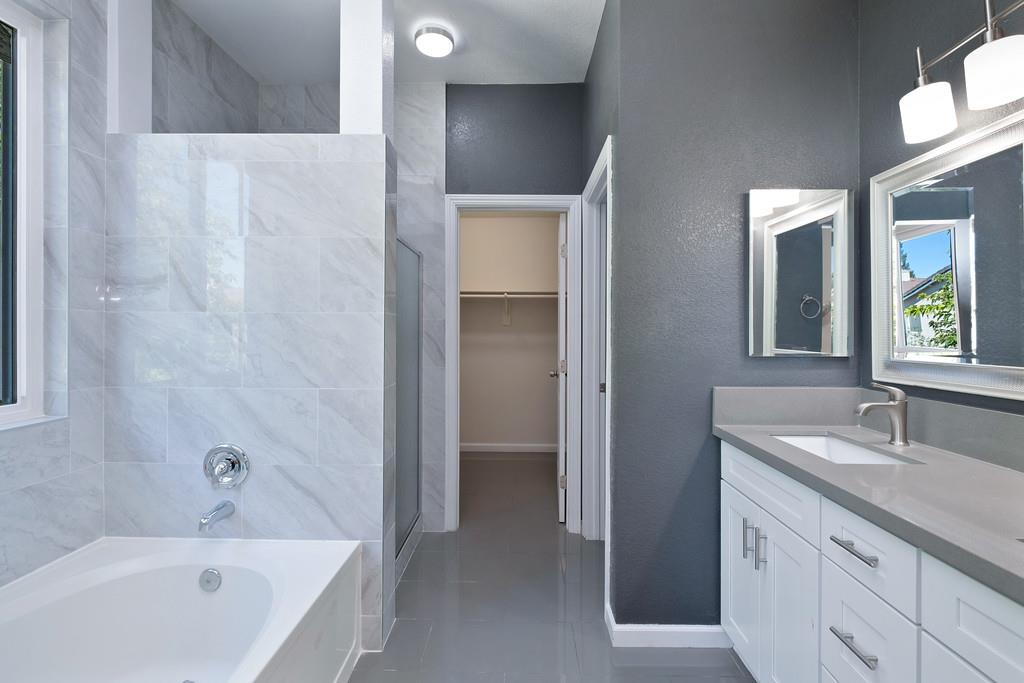 Detail Gallery Image 6 of 47 For 5512 Deepdale Way, Elk Grove,  CA 95758 - 4 Beds | 2/1 Baths