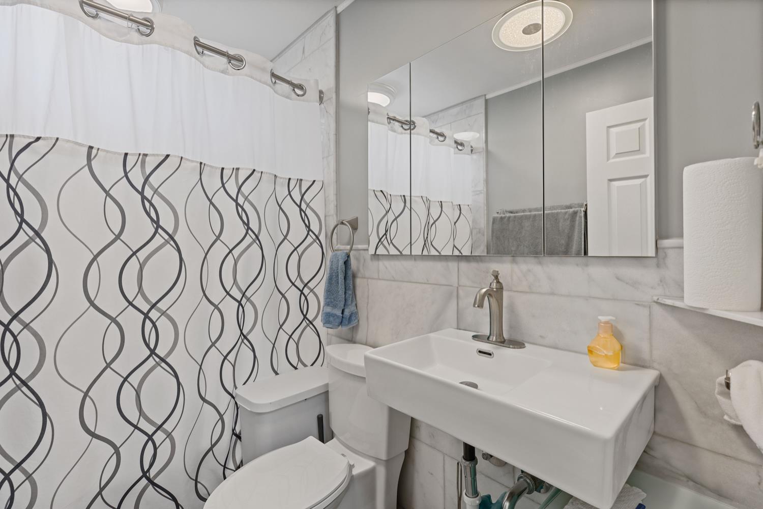 Detail Gallery Image 17 of 43 For 6761 Linda Sue Way, Fair Oaks,  CA 95628 - 3 Beds | 2 Baths