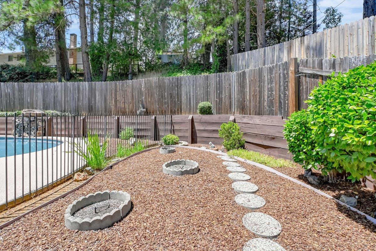 Detail Gallery Image 29 of 36 For 335 Rhode Island St, Grass Valley,  CA 95945 - 4 Beds | 2 Baths