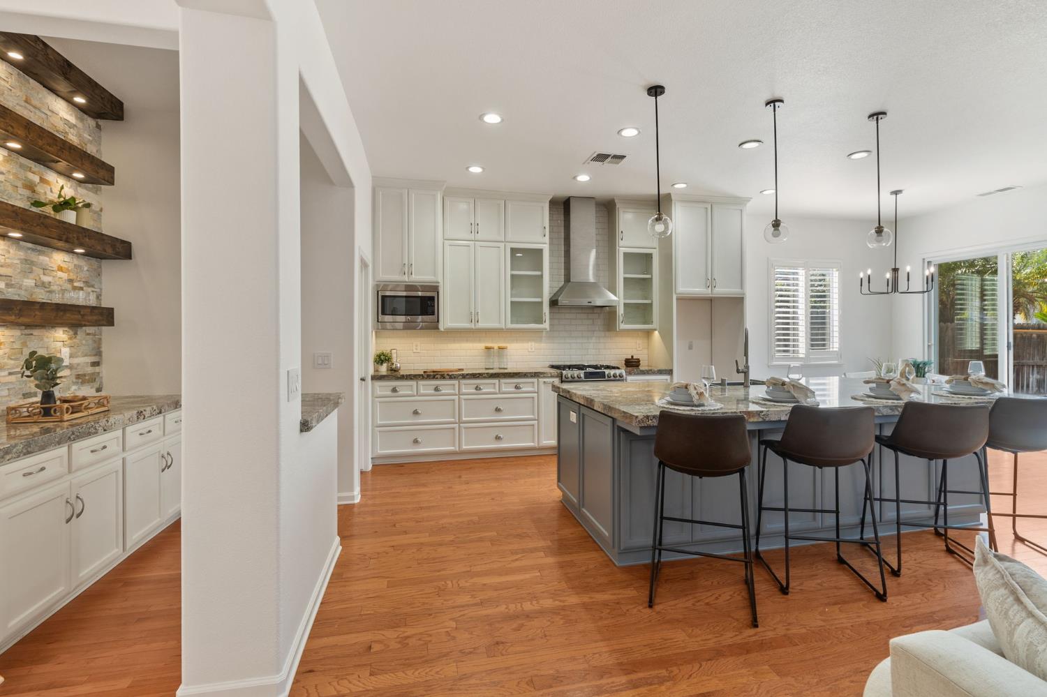 Detail Gallery Image 4 of 32 For 1400 Villette Ct, Modesto,  CA 95356 - 4 Beds | 3 Baths