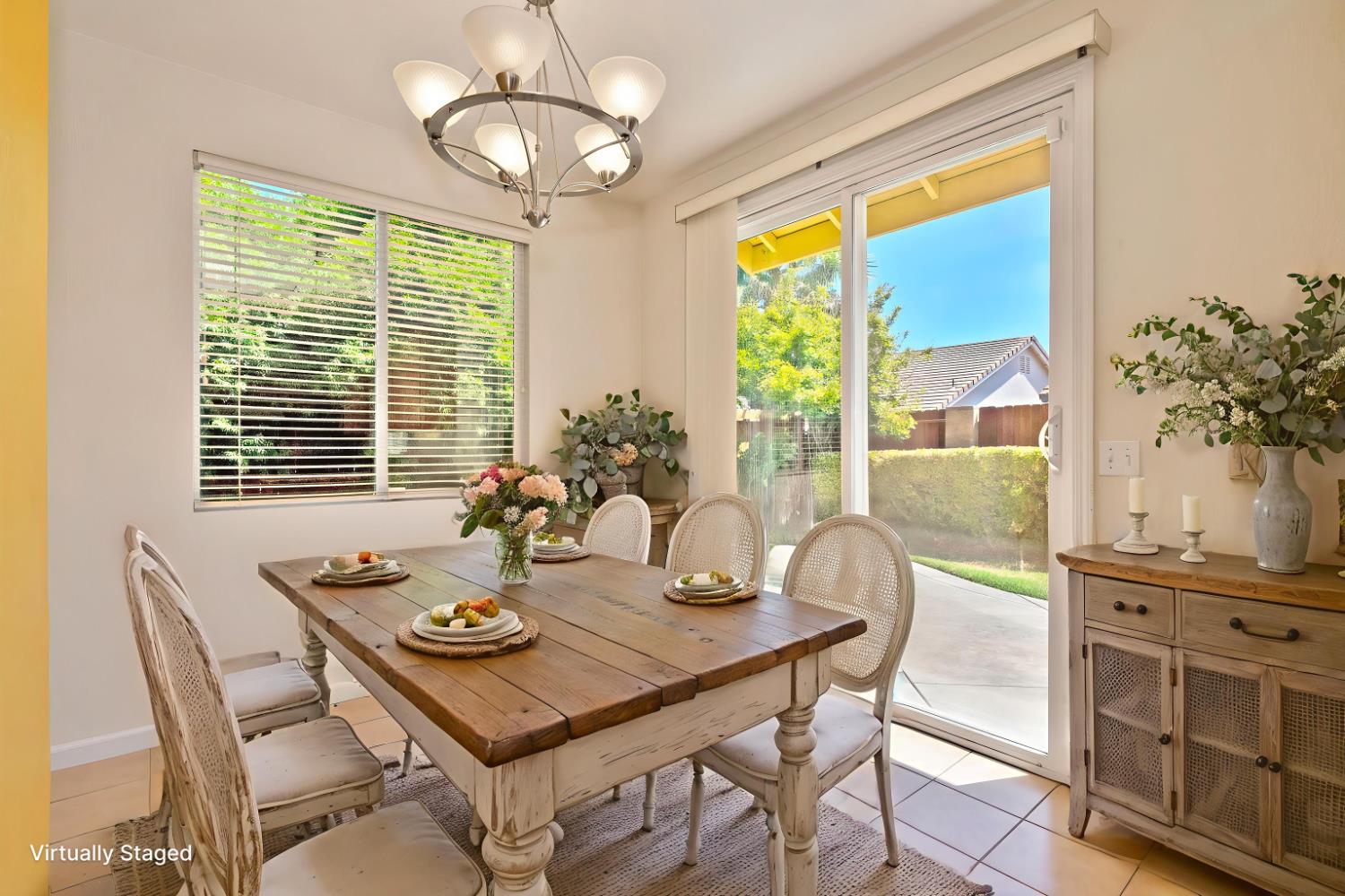 Detail Gallery Image 9 of 56 For 7850 Gazelle Trail Way, Antelope,  CA 95843 - 5 Beds | 3 Baths