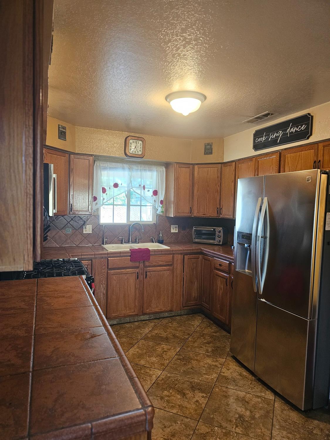 Detail Gallery Image 8 of 15 For 2372 Lance St, Merced,  CA 95348 - 3 Beds | 2 Baths