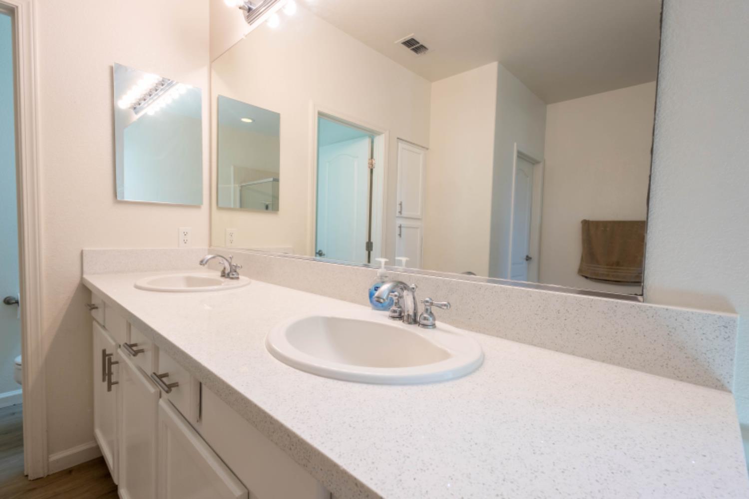 Detail Gallery Image 26 of 34 For 8328 Dandelion Dr, Elk Grove,  CA 95624 - 4 Beds | 2 Baths
