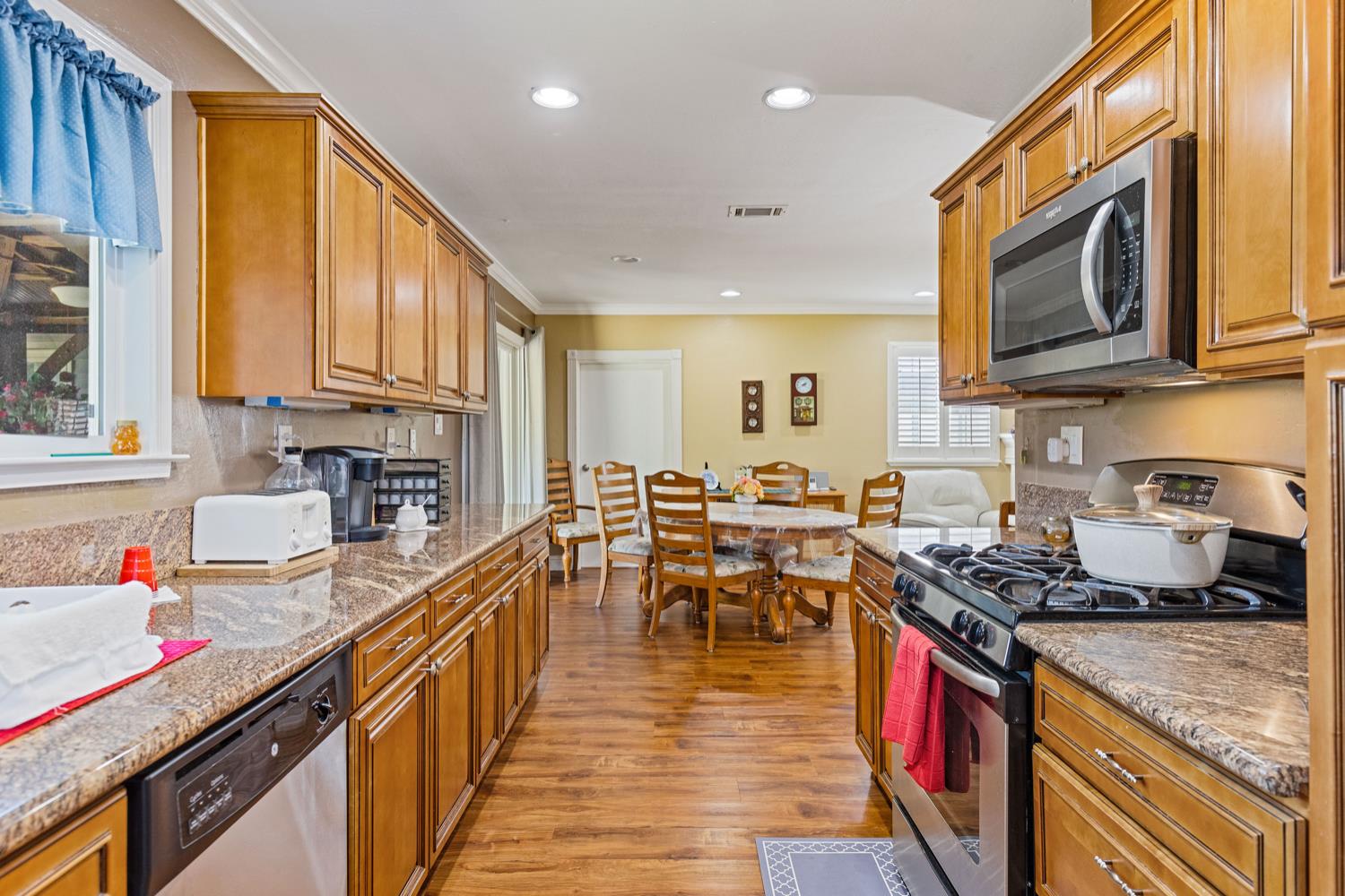 Detail Gallery Image 19 of 43 For 6761 Linda Sue Way, Fair Oaks,  CA 95628 - 3 Beds | 2 Baths