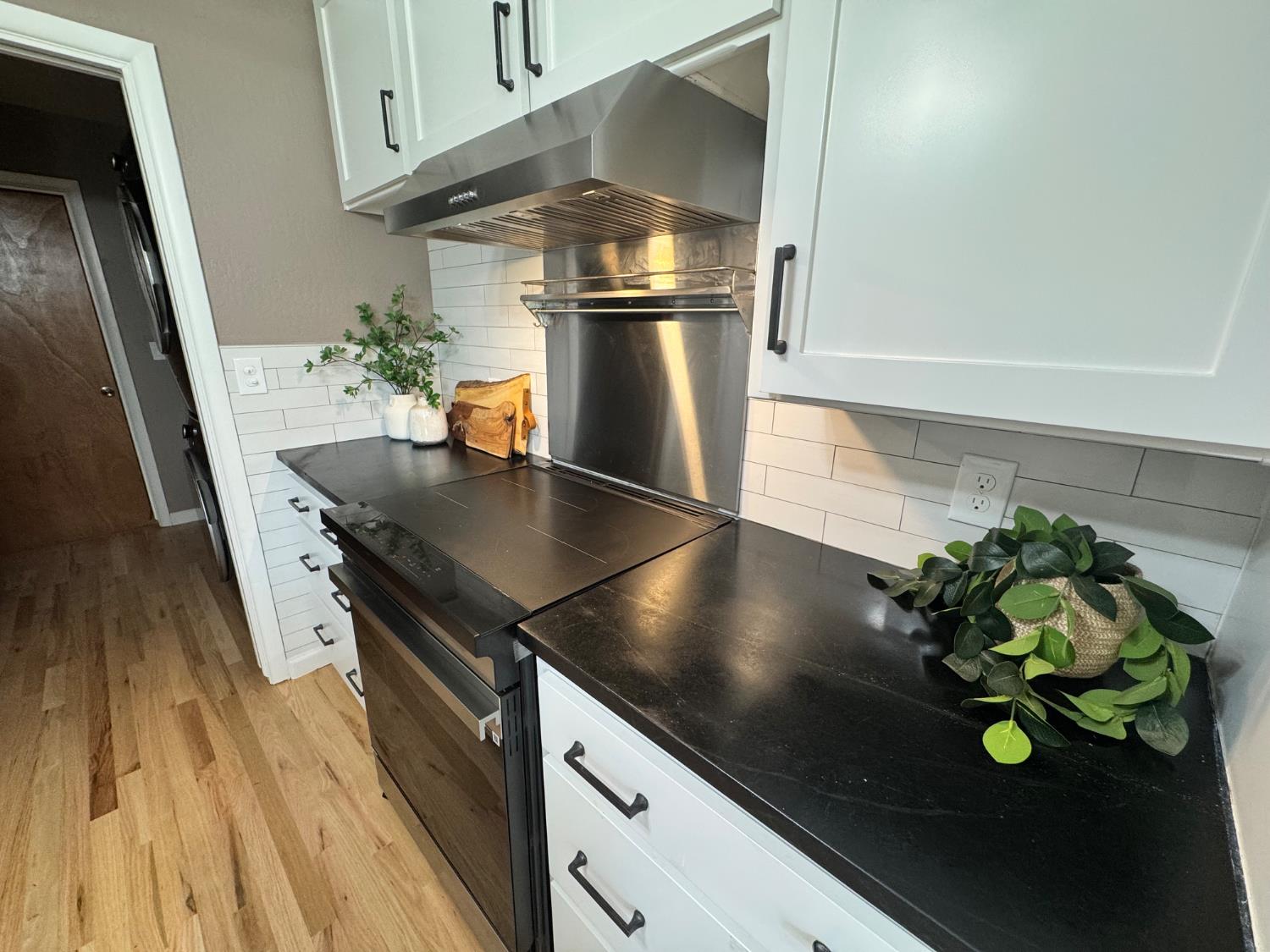 Detail Gallery Image 12 of 35 For 1237 College Ave, Modesto,  CA 95350 - 3 Beds | 1 Baths