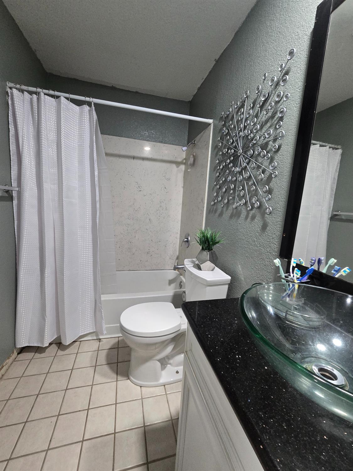 Detail Gallery Image 16 of 39 For 4631 Country Scene Way, Sacramento,  CA 95823 - 3 Beds | 2 Baths