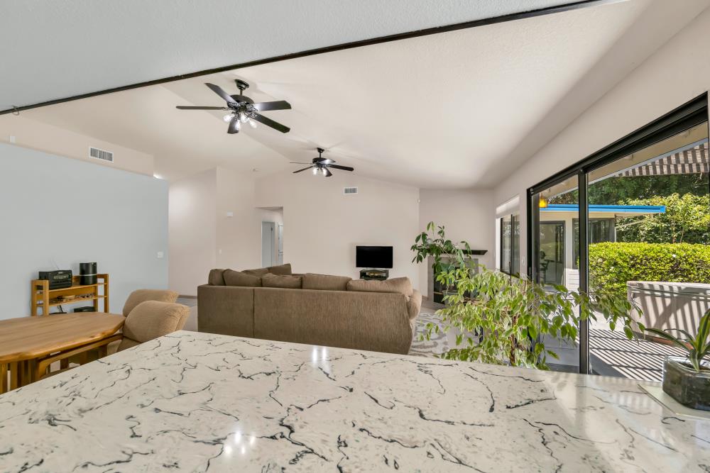 Detail Gallery Image 15 of 59 For 7527 Island Way, Sacramento,  CA 95831 - 3 Beds | 2 Baths