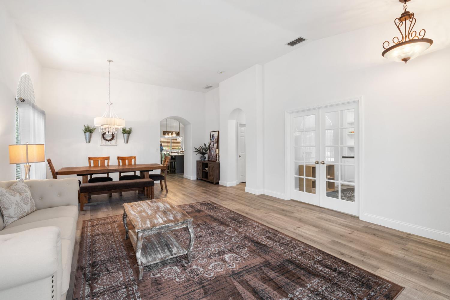 Detail Gallery Image 6 of 26 For 3900 Ginko Way, Sacramento,  CA 95834 - 3 Beds | 2 Baths