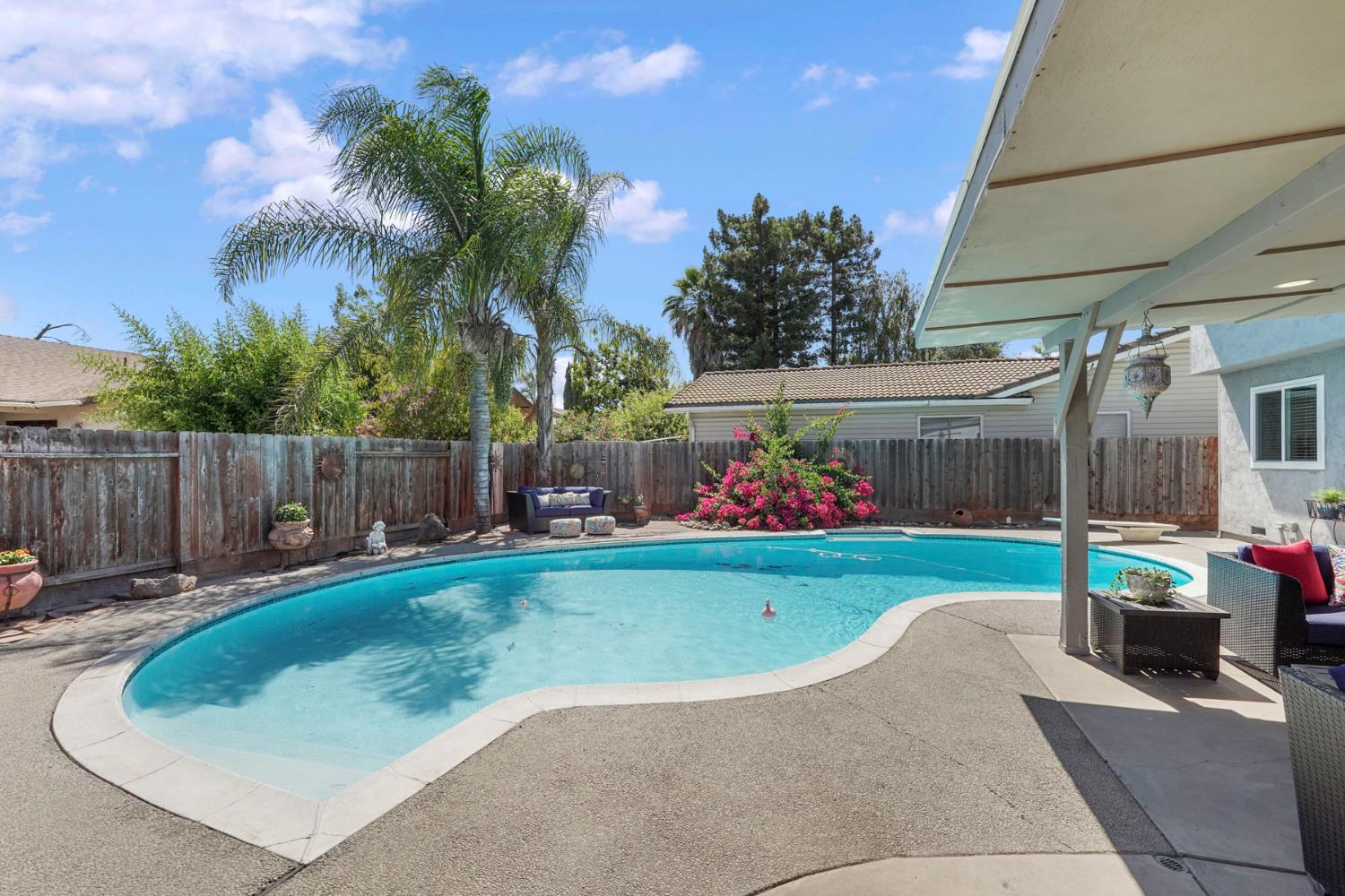 Detail Gallery Image 45 of 52 For 2457 Rockingham Cir, Lodi,  CA 95242 - 4 Beds | 2/1 Baths