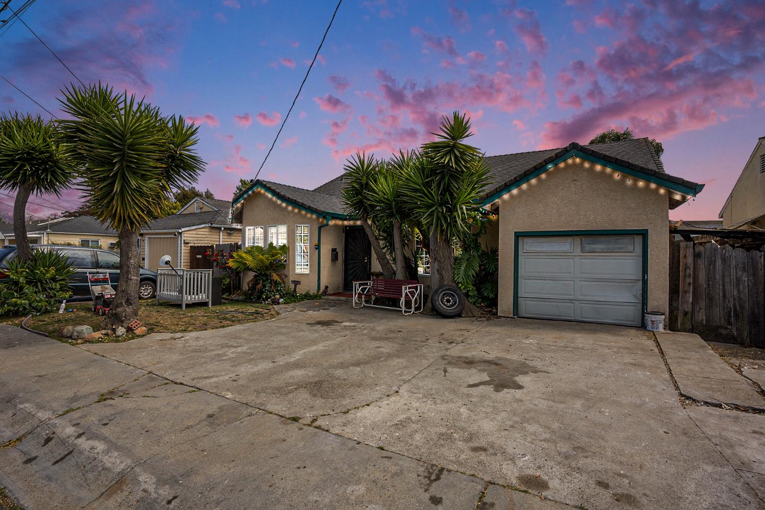 Detail Gallery Image 1 of 15 For 3611 Pine St, Castro Valley,  CA 94546 - 2 Beds | 2 Baths