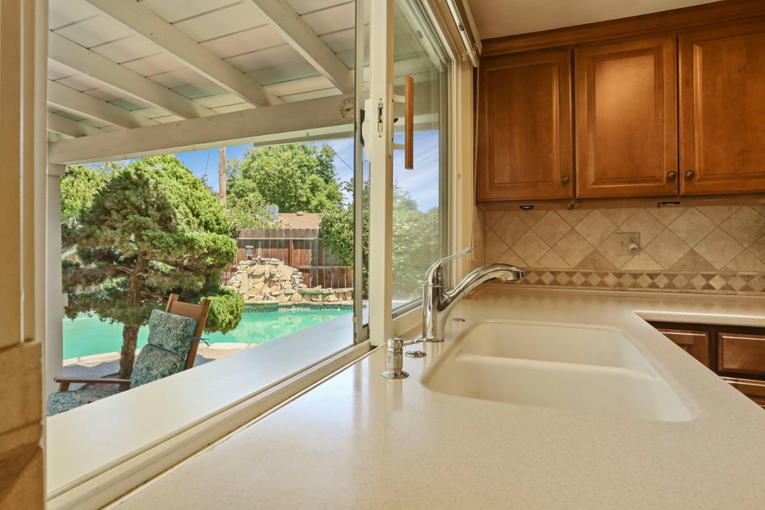 Detail Gallery Image 20 of 66 For 241 Charlemagne Way, Modesto,  CA 95350 - 4 Beds | 2 Baths