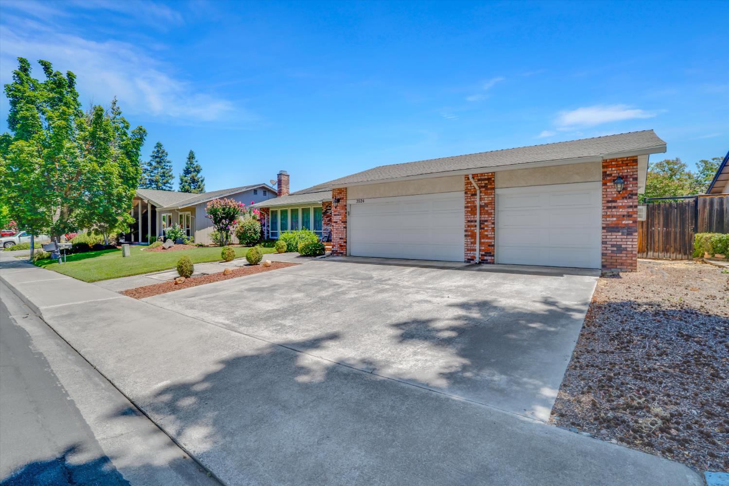 Detail Gallery Image 3 of 35 For 3524 Marsala Way, Modesto,  CA 95356 - 3 Beds | 2 Baths