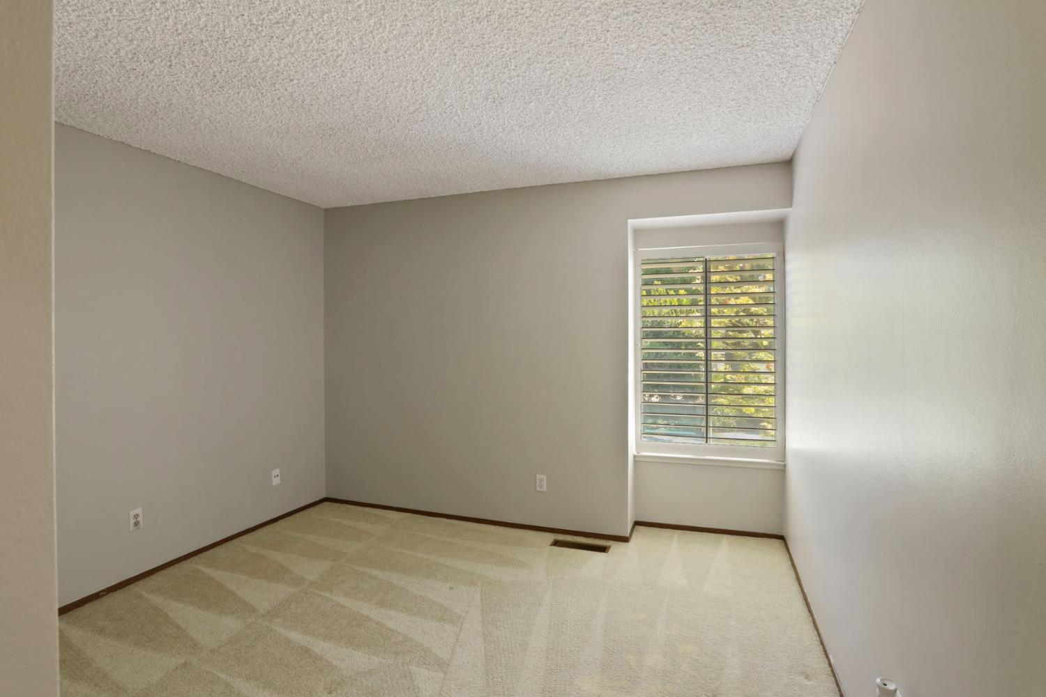 Detail Gallery Image 33 of 66 For 241 Charlemagne Way, Modesto,  CA 95350 - 4 Beds | 2 Baths