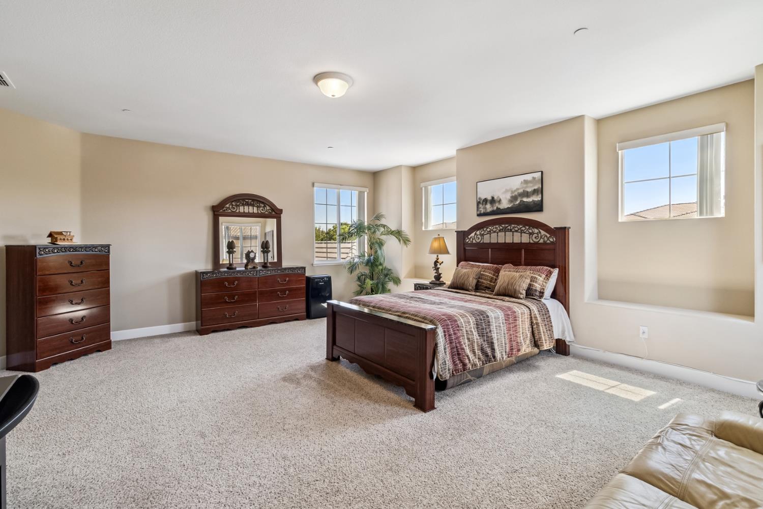Detail Gallery Image 31 of 72 For 18400 Mandarin St, Woodland,  CA 95695 - 5 Beds | 4 Baths