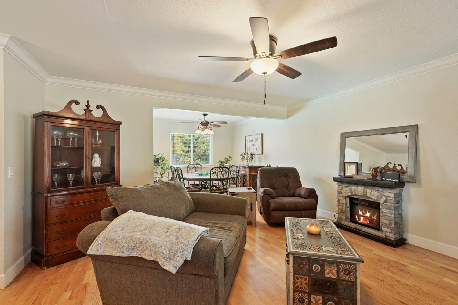 Detail Gallery Image 7 of 52 For 2457 Rockingham Cir, Lodi,  CA 95242 - 4 Beds | 2/1 Baths