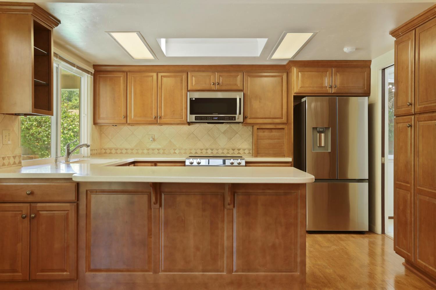 Detail Gallery Image 18 of 66 For 241 Charlemagne Way, Modesto,  CA 95350 - 4 Beds | 2 Baths