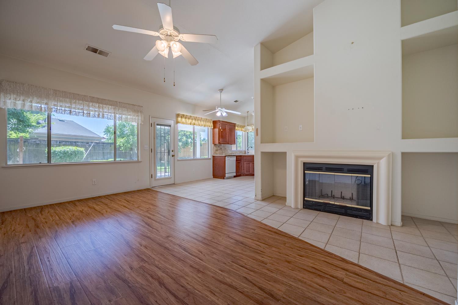 Detail Gallery Image 18 of 53 For 1079 Rosehill Dr, Chowchilla,  CA 93610 - 4 Beds | 2 Baths