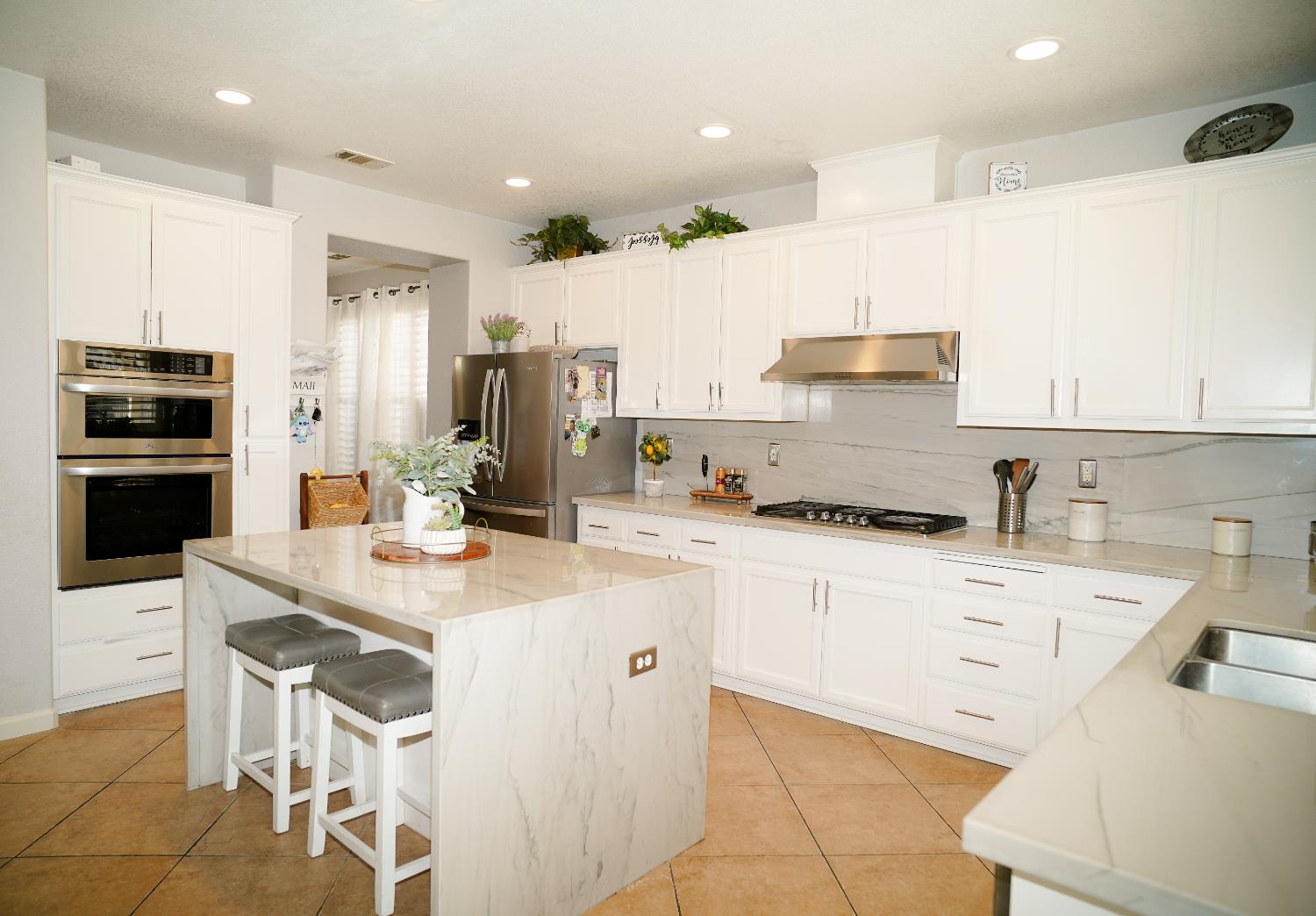 Detail Gallery Image 13 of 41 For 5039 Riverbed Ct, Riverbank,  CA 95367 - 4 Beds | 3 Baths