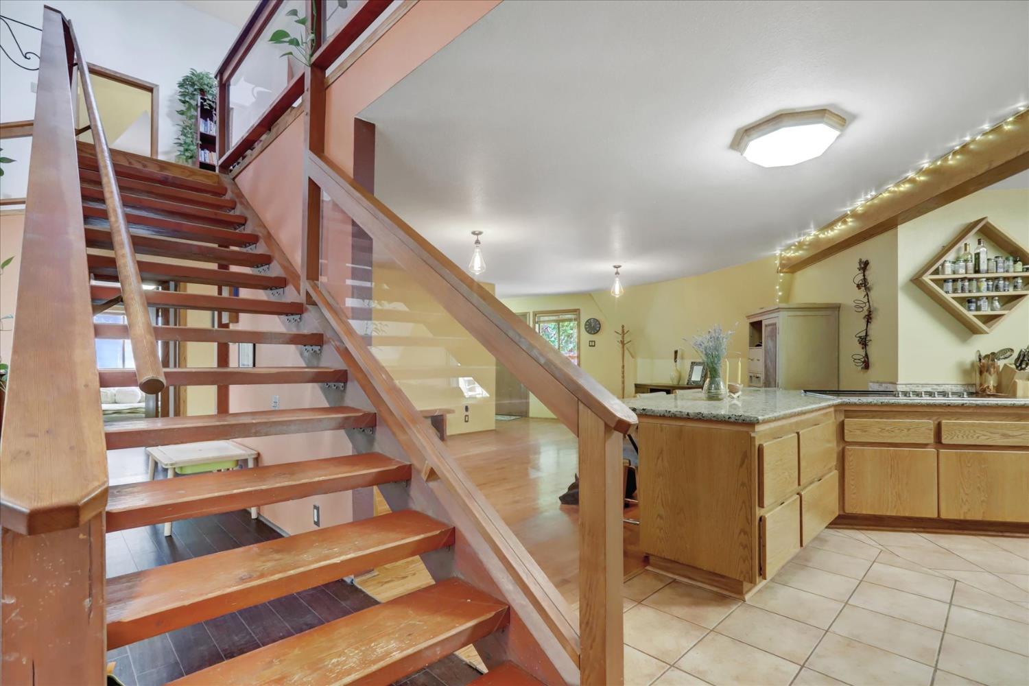 Detail Gallery Image 18 of 58 For 21580 Rambling Rd, Grass Valley,  CA 95945 - 3 Beds | 3 Baths