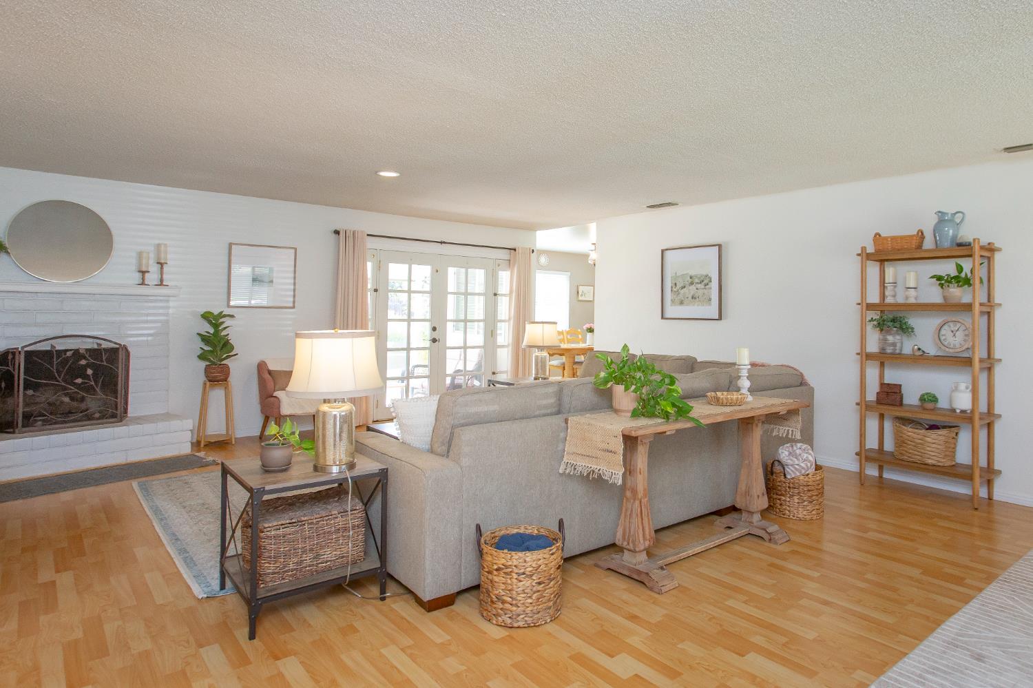 Detail Gallery Image 7 of 49 For 3360 Vanderbilt Ave, Turlock,  CA 95382 - 3 Beds | 2 Baths