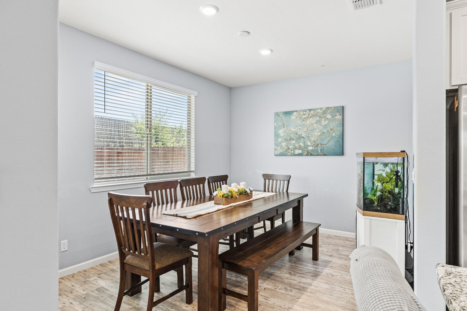 Detail Gallery Image 9 of 41 For 3627 Edington Dr, Rancho Cordova,  CA 95742 - 4 Beds | 3 Baths
