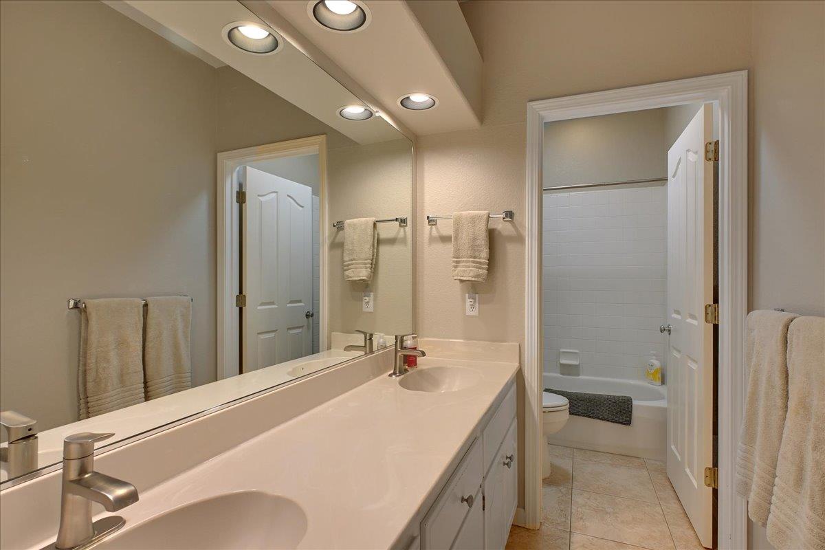 Detail Gallery Image 49 of 63 For 11925 Silver Cliff Way, Gold River,  CA 95670 - 3 Beds | 2 Baths