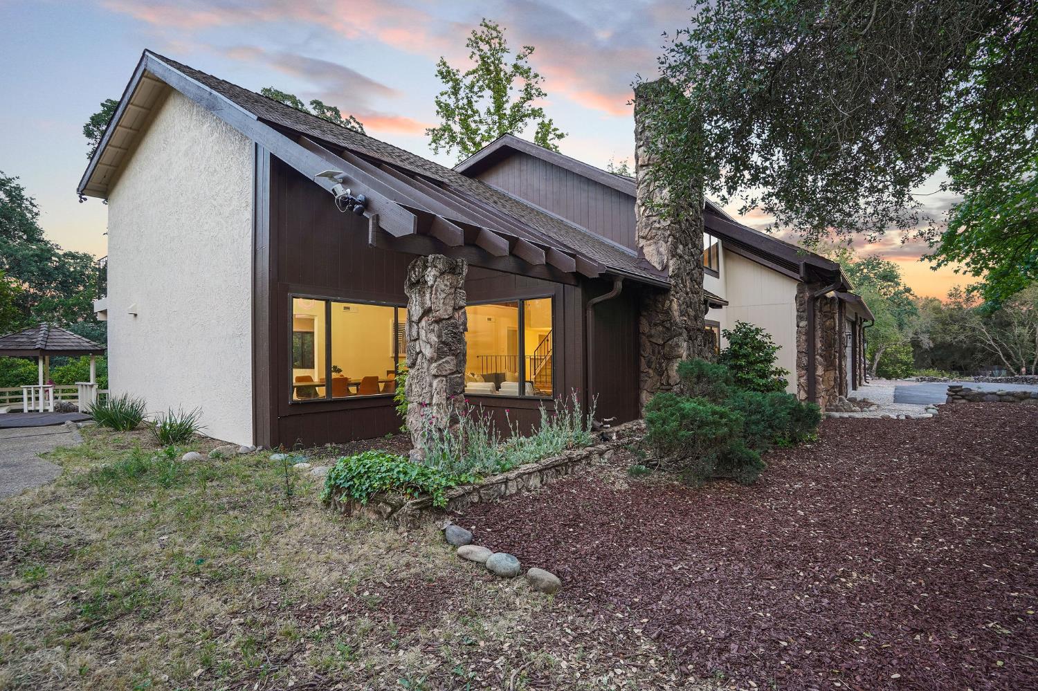 Detail Gallery Image 6 of 87 For 9775 Oak Leaf Way, Granite Bay,  CA 95746 - 5 Beds | 3 Baths