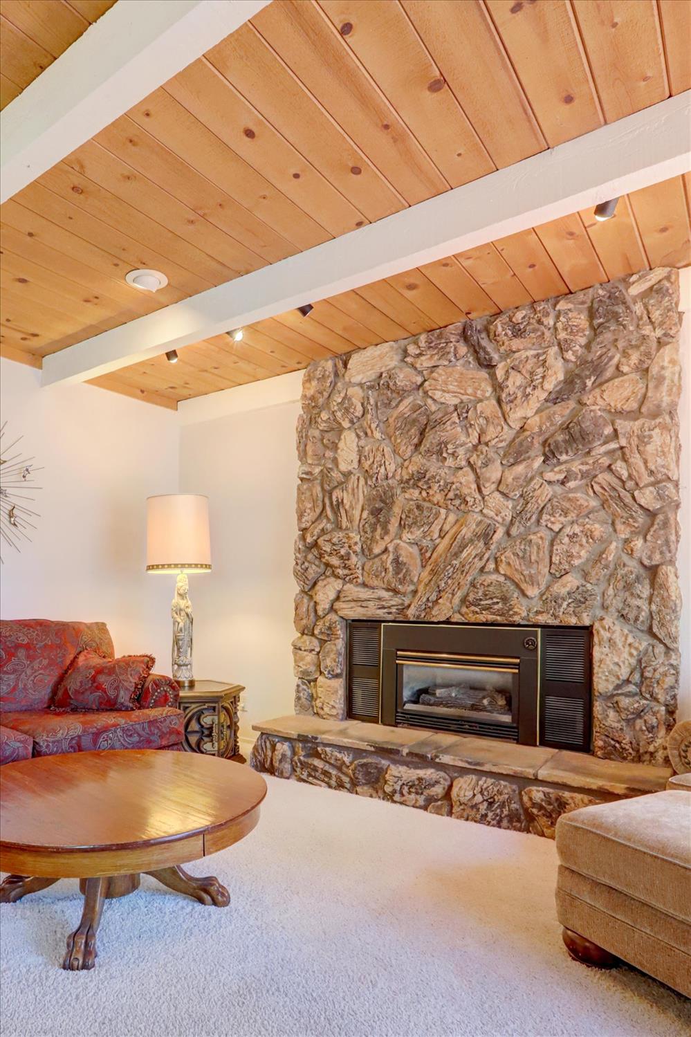 Detail Gallery Image 14 of 67 For 19009 Swallow Way, Penn Valley,  CA 95946 - 3 Beds | 2 Baths