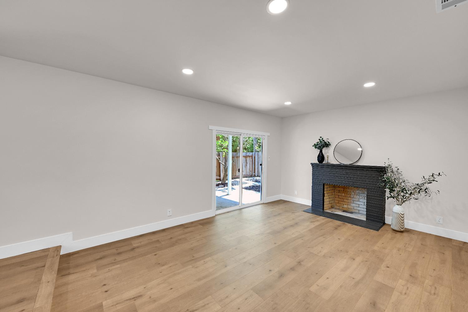 Detail Gallery Image 17 of 38 For 6608 Heatherwood Way, Sacramento,  CA 95831 - 3 Beds | 2 Baths