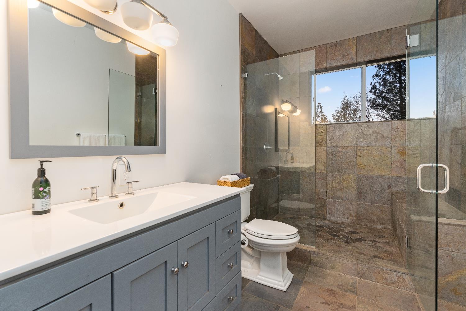 Detail Gallery Image 16 of 87 For 15528 Ca-49, Camptonville,  CA 95922 - 1 Beds | 2 Baths