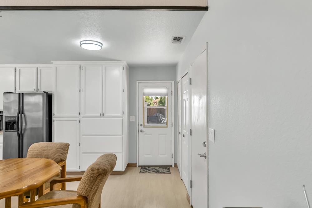 Detail Gallery Image 22 of 59 For 7527 Island Way, Sacramento,  CA 95831 - 3 Beds | 2 Baths