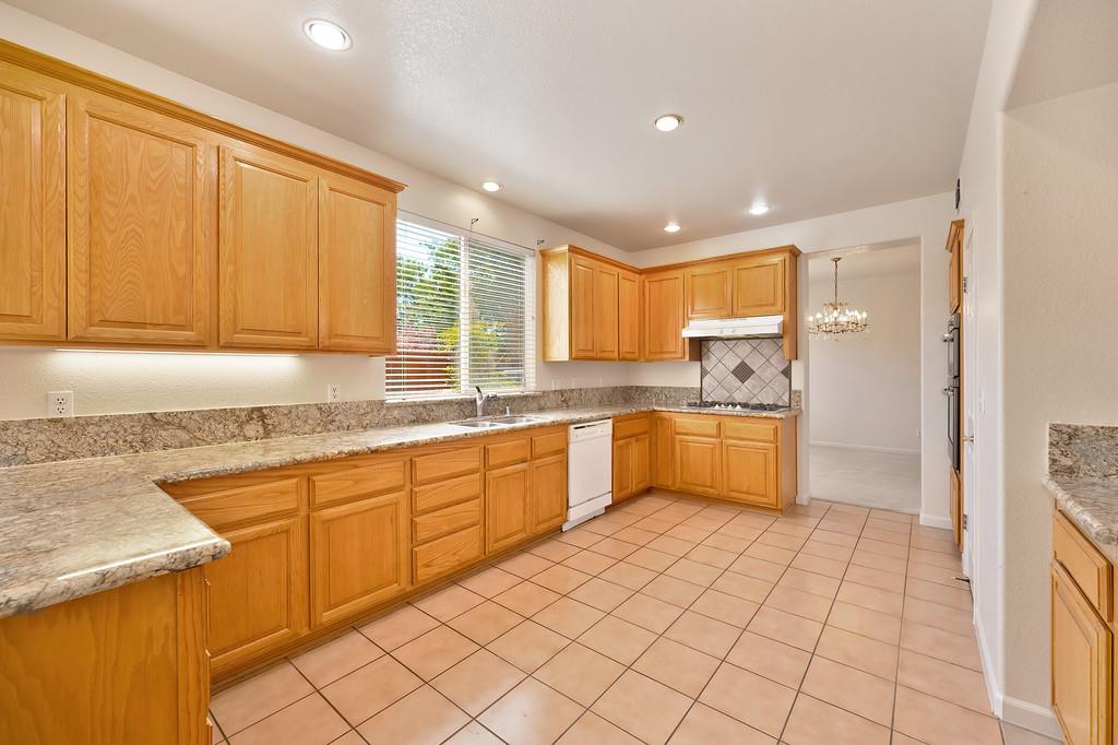 Detail Gallery Image 26 of 56 For 7850 Gazelle Trail Way, Antelope,  CA 95843 - 5 Beds | 3 Baths