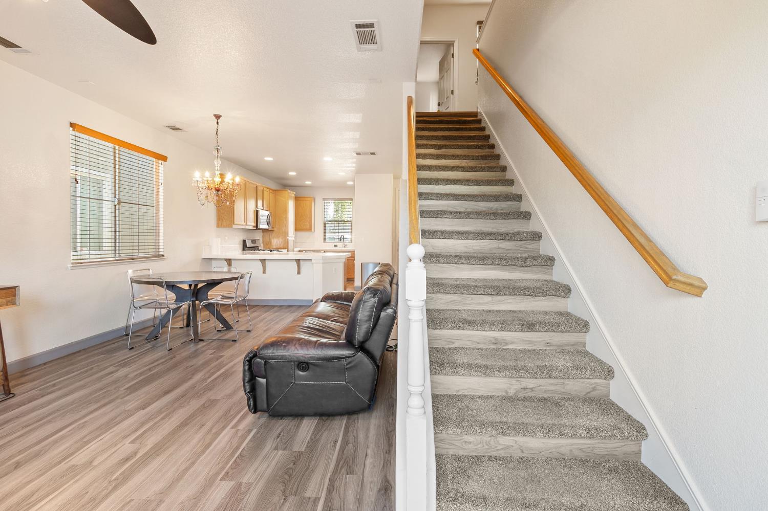 Detail Gallery Image 12 of 26 For 1725 Norwood Heights Ln, Ceres,  CA 95307 - 3 Beds | 2/1 Baths