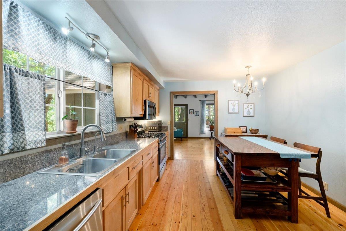 Detail Gallery Image 17 of 65 For 4036 Valley Vista Dr, Camino,  CA 95709 - 4 Beds | 2/1 Baths