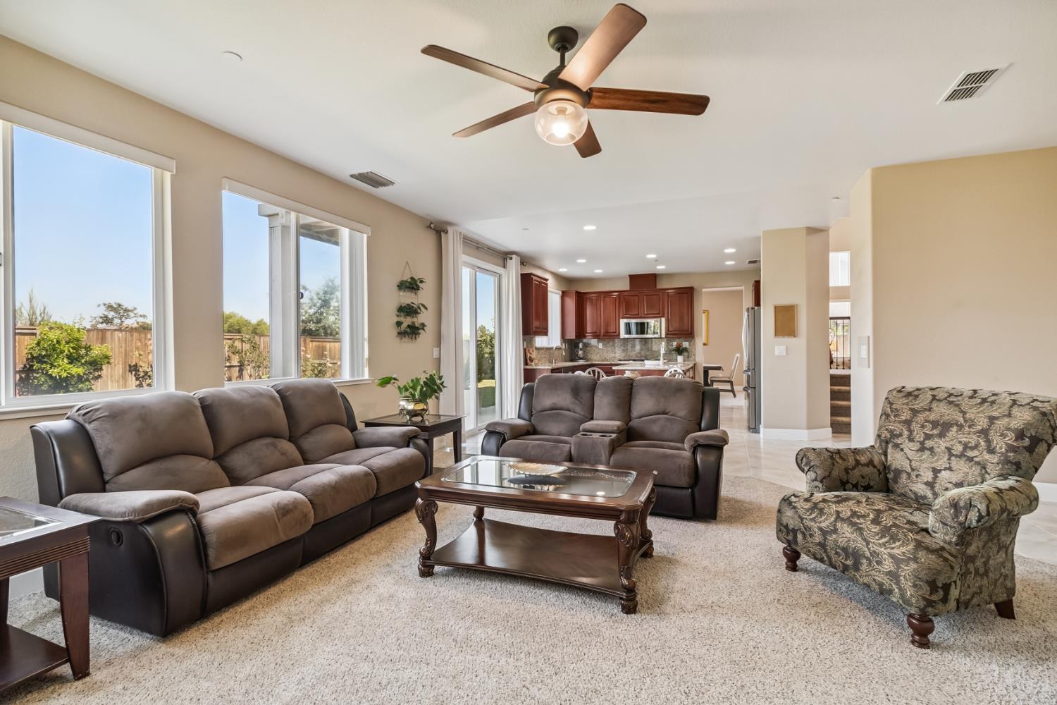 Detail Gallery Image 17 of 72 For 18400 Mandarin St, Woodland,  CA 95695 - 5 Beds | 4 Baths