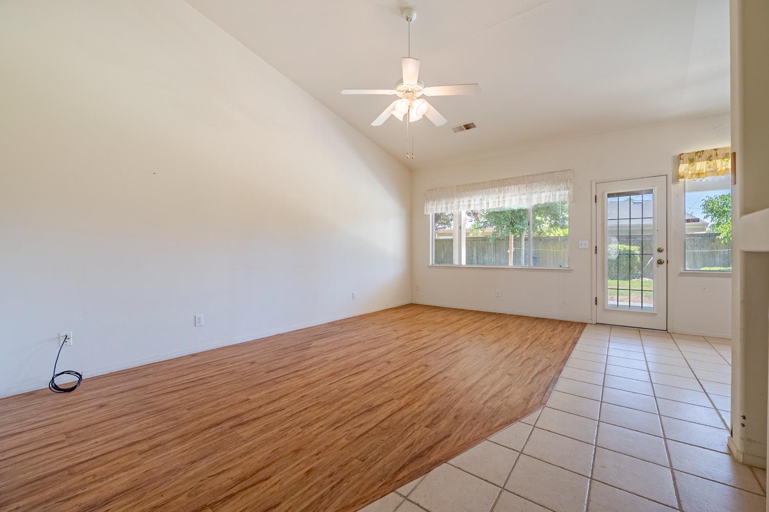 Detail Gallery Image 17 of 53 For 1079 Rosehill Dr, Chowchilla,  CA 93610 - 4 Beds | 2 Baths