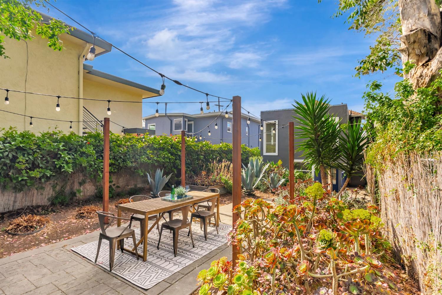Detail Gallery Image 34 of 39 For 964 61st St, Oakland,  CA 94608 - 3 Beds | 2/1 Baths