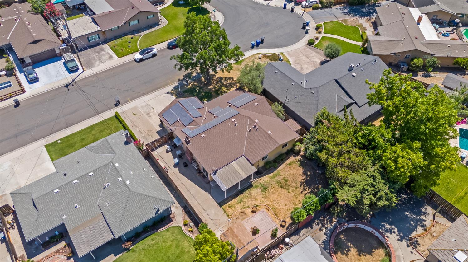Detail Gallery Image 3 of 14 For 2409 Henry Ave, Ceres,  CA 95307 - 3 Beds | 2 Baths