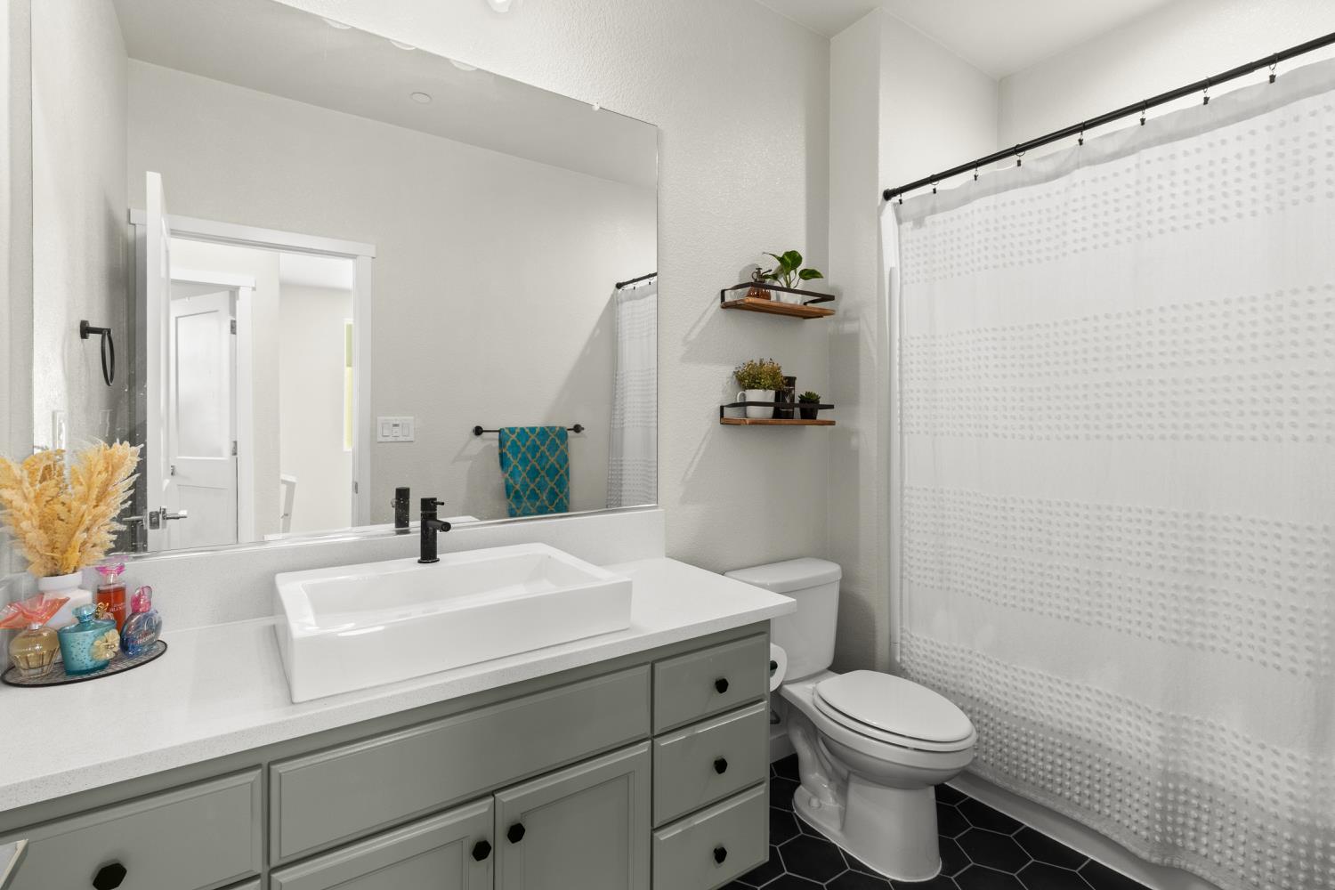 Detail Gallery Image 22 of 28 For 3286 Owl Ct, West Sacramento,  CA 95691 - 3 Beds | 2/1 Baths