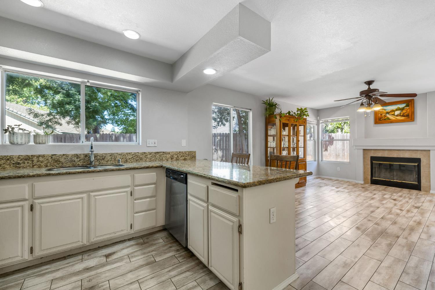 Detail Gallery Image 17 of 47 For 8347 Delta Sand, Elk Grove,  CA 95758 - 4 Beds | 2/1 Baths