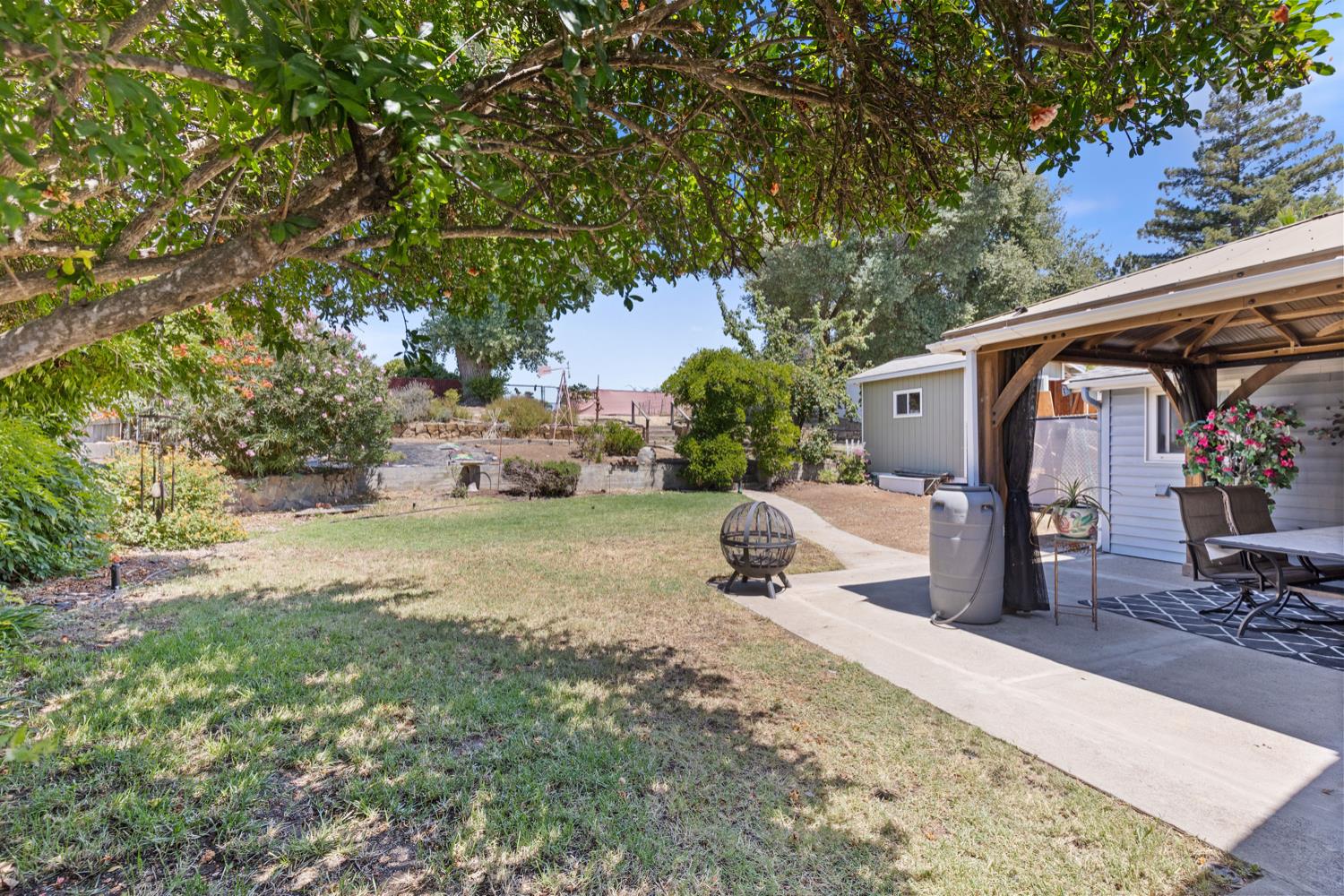 Detail Gallery Image 4 of 43 For 6761 Linda Sue Way, Fair Oaks,  CA 95628 - 3 Beds | 2 Baths