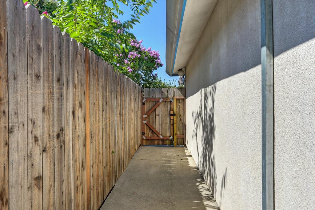 Detail Gallery Image 38 of 43 For 223 Kadota Ave, Atwater,  CA 95301 - 4 Beds | 2 Baths